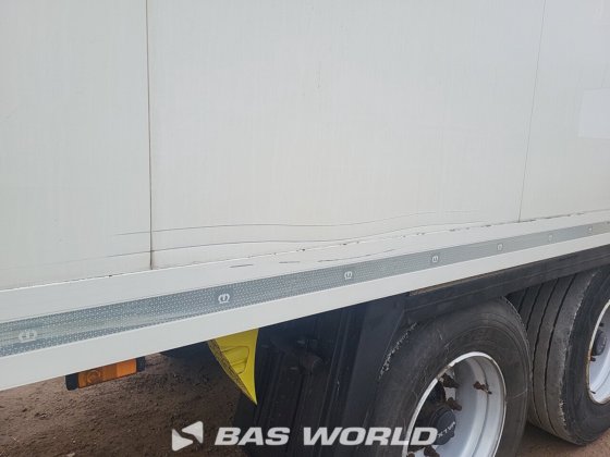 クローネキャリアベクター 1950Mt 冷蔵セミトレーラ