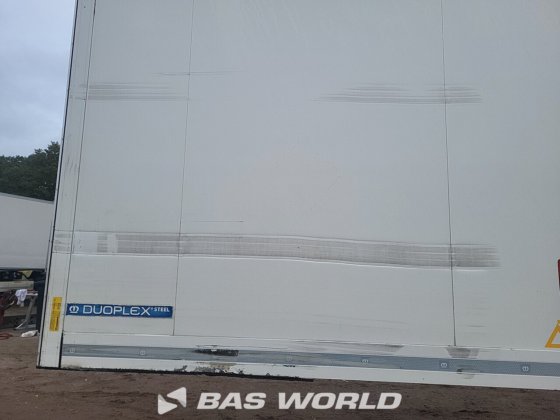 クローネキャリアベクター 1950Mt 冷蔵セミトレーラ