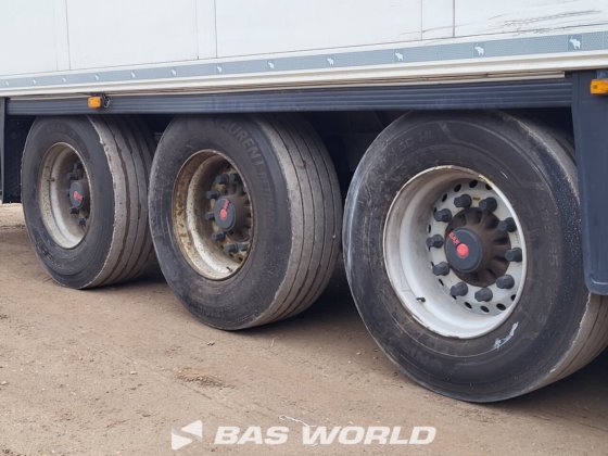 施密茨开利 1950MT 冷藏半挂车