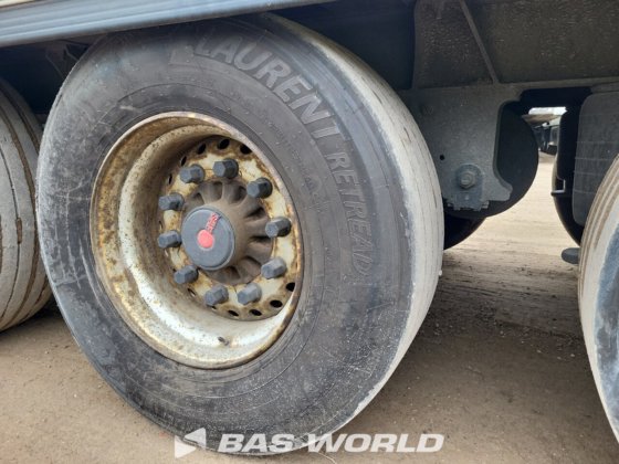 施密茨开利 1950MT 冷藏半挂车