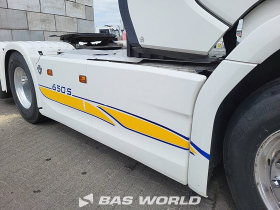 斯堪尼亚 S650 6X2 牵引车组