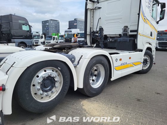 斯堪尼亚 S650 6X2 牵引车组