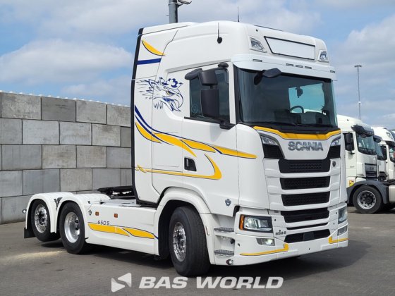 斯堪尼亚 S650 6X2 牵引车组