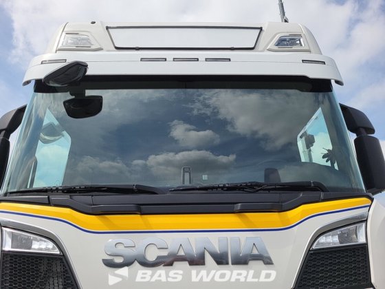 斯堪尼亚 S650 6X2 牵引车组