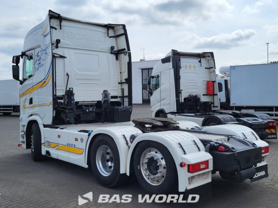 斯堪尼亚 S650 6X2 牵引车组