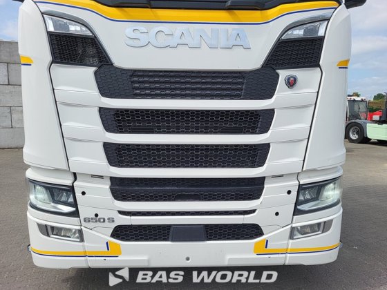 斯堪尼亚 S650 6X2 牵引车组