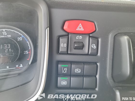 斯堪尼亚 S650 6X2 牵引车组