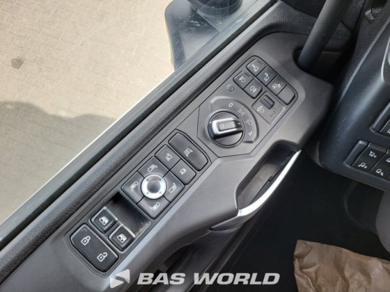 斯堪尼亚 S650 6X2 牵引车组