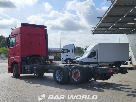 奔驰 Actros 2548 6X2 底盘卡车