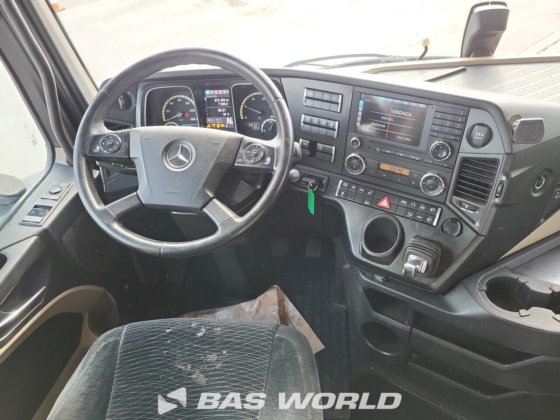 奔驰 Actros 2548 6X2 底盘卡车