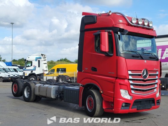 奔驰 Actros 2548 6X2 底盘卡车