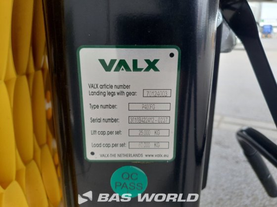 クレーカー・ウォーキング・フロア