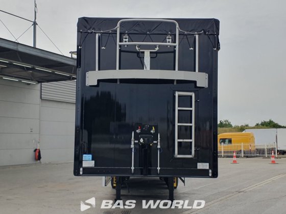 クレーカー・ウォーキング・フロア