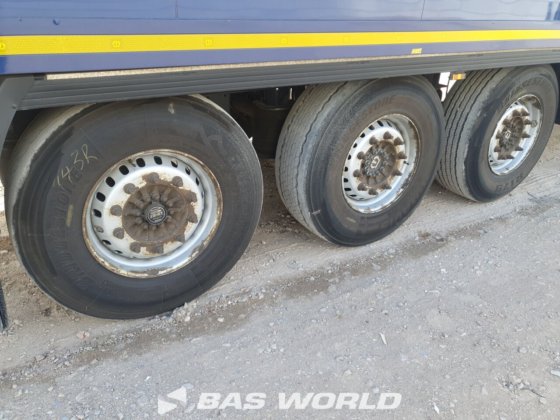 クローネ冷凍セミトレーラ