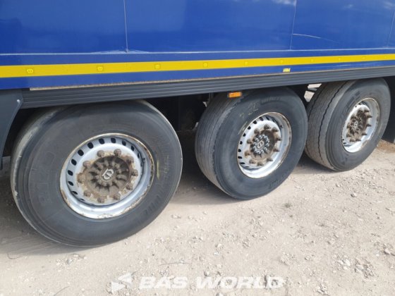 クローネ冷凍セミトレーラ