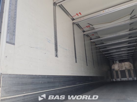 クローネ冷凍セミトレーラ