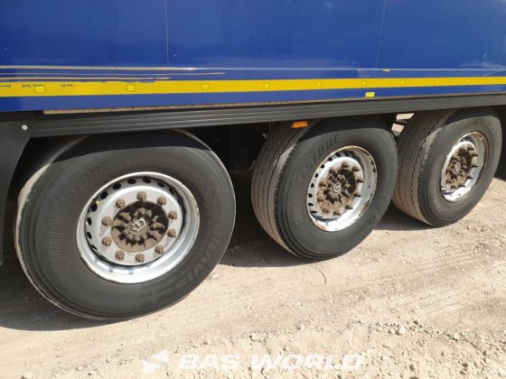 クローネ冷凍セミトレーラ