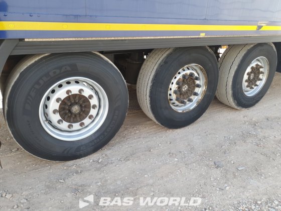 クローネ冷凍セミトレーラ