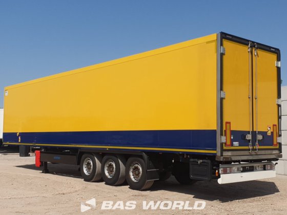 クローネ冷凍セミトレーラ