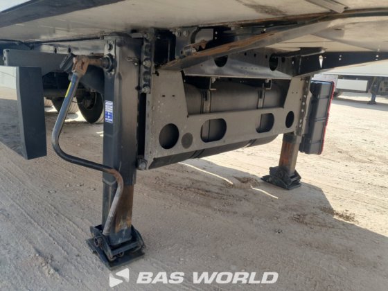 クローネ冷凍セミトレーラ