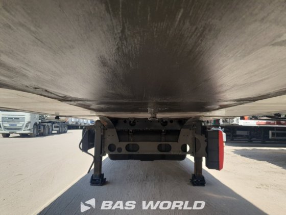 クローネ冷凍セミトレーラ