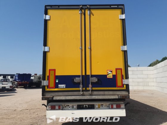 クローネ冷凍セミトレーラ