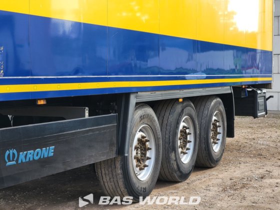 クローネサーモキングSLXi 300冷蔵セミトレーラー