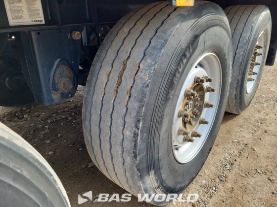 クローネサーモキングSLXi 300冷蔵セミトレーラー