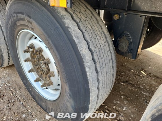 クローネサーモキングSLXi 300冷蔵セミトレーラー