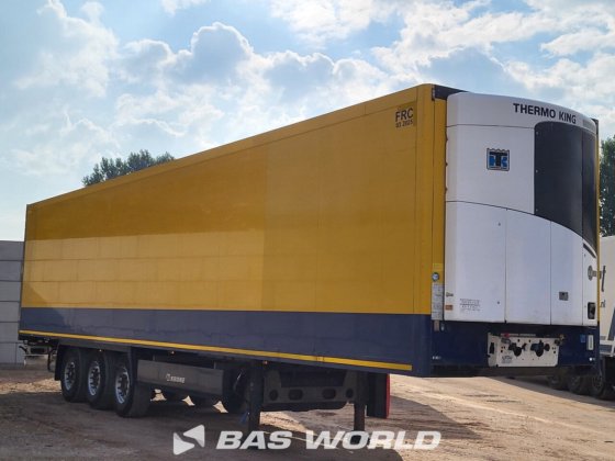 クローネサーモキングSLXi 300冷蔵セミトレーラー