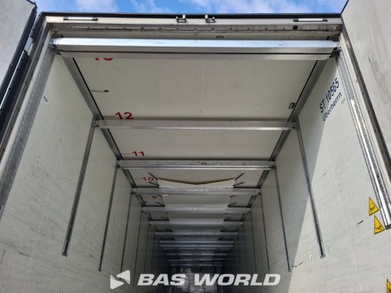 クローネサーモキングSLXi 300冷蔵セミトレーラー