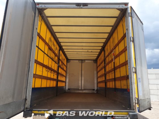 シュピアー・カーテンサイド・トレーラー