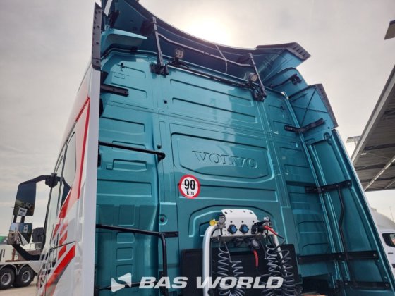 ボルボFM電動4X2トラクターユニット