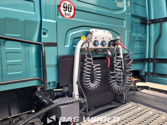 ボルボFM電動4X2トラクターユニット