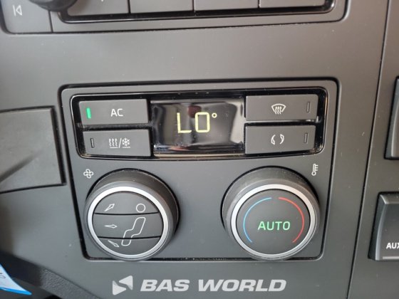 ボルボFM電動4X2トラクターユニット