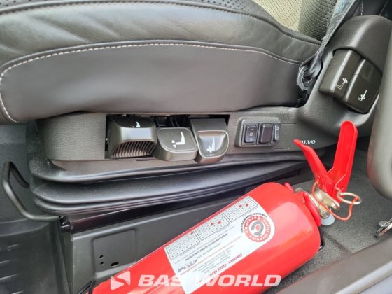 ボルボFM電動4X2トラクターユニット