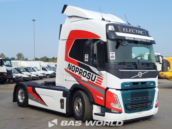 ボルボFM電動4X2トラクターユニット