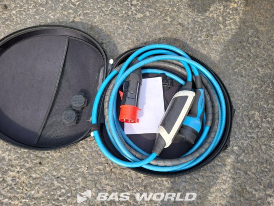 ボルボFM電動4X2トラクターユニット