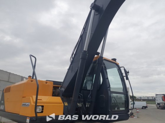 现代 R245 LR 履带式挖掘机