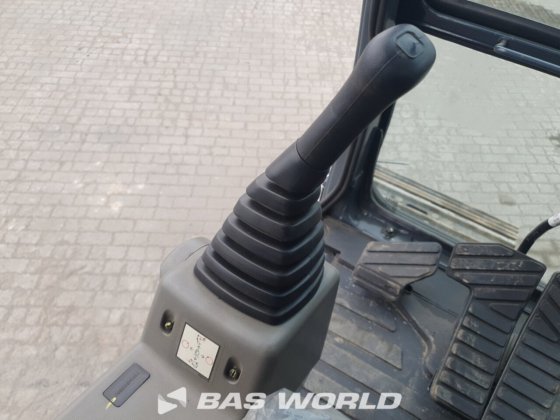 现代 R245 LR 履带式挖掘机