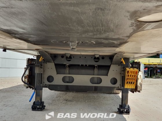 クローネ冷凍セミトレーラ