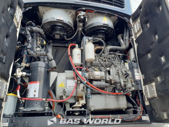 クローネ冷凍セミトレーラ