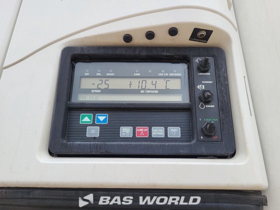 クローネキャリアベクター1550冷凍セミトレーラー