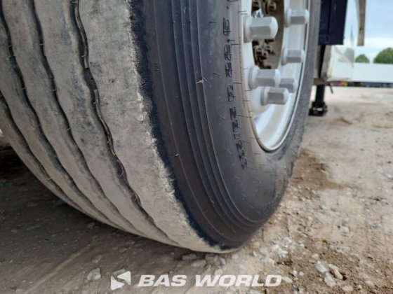 クローネキャリアベクター1550冷凍セミトレーラー