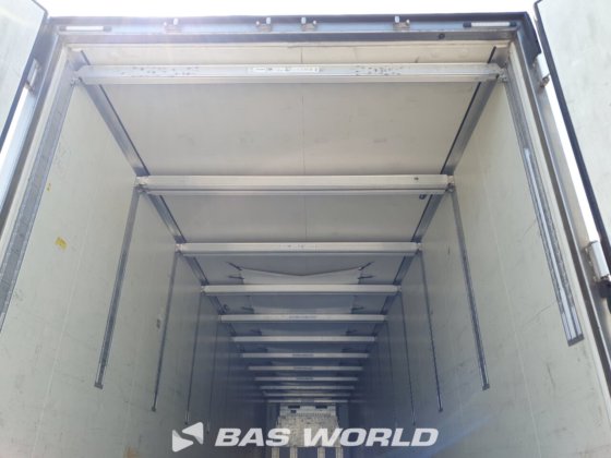 クローネ冷凍セミトレーラ