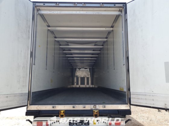 クローネ冷凍セミトレーラ