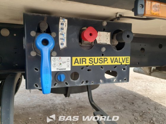 クローネ冷凍セミトレーラ