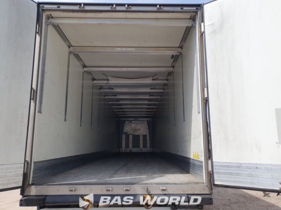 クローネ冷凍セミトレーラ