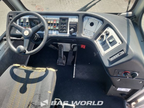 テルベルグ YT 182 ターミナルトラクター