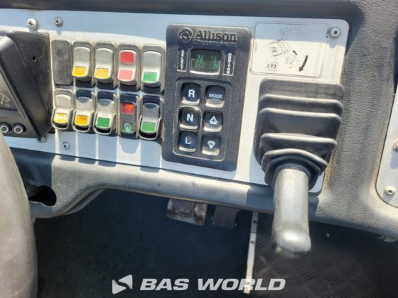 テルベルグ YT 182 ターミナルトラクター